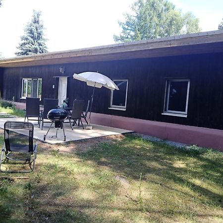 Bungalow Im Gruenen Am Waschsee Mechow  エクステリア 写真